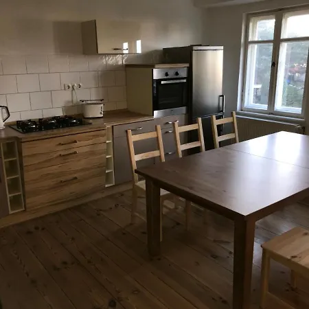 Sanierte Moeblierte Altbauwohnung Am Waldrand Fuer Bis Zu 6 Personen アパート *