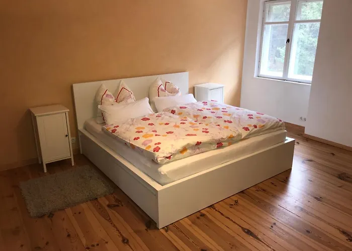 Sanierte Moeblierte Altbauwohnung Am Waldrand Fuer Bis Zu 6 Personen アパート Borkheide