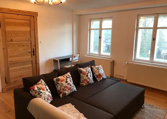 Sanierte Moeblierte Altbauwohnung Am Waldrand Fuer Bis Zu 6 Personen Borkheide