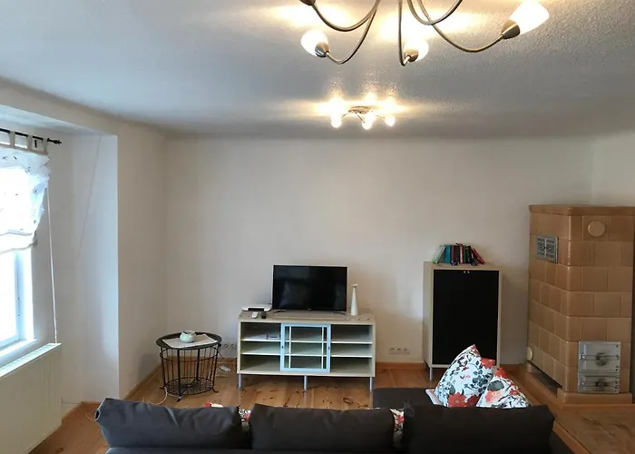 Sanierte Möblierte Altbauwohnung Am Waldrand Für Bis Zu 6 Personen * Borkheide